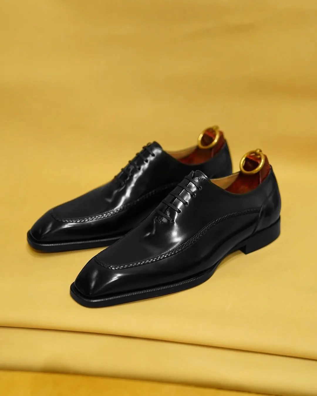 Black Leather Ruggero Oxfords Formal Shoes – Exclusive Collection